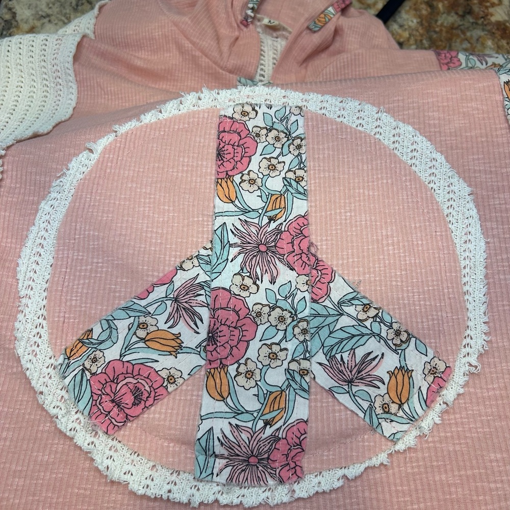🌸”POL” NWOT Pink & Cream Floral Peace Sign Hoodie w/ Drawstring & Very Oversized - Picture 11 of 17